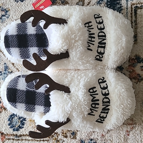 JAMMIES FOR FAMILIES WOMEN'S "MAMA REINDEER " SLIPPERS SIZE XS 5/6 - Picture 2 of 9